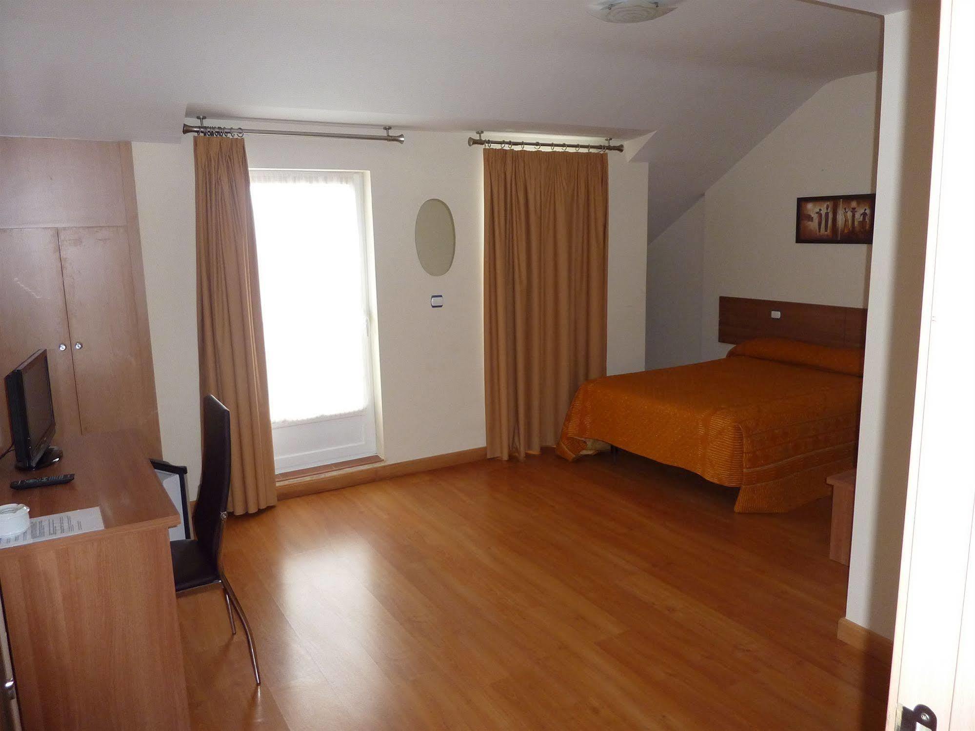 Hostal La Morada La Cistérniga Dış mekan fotoğraf